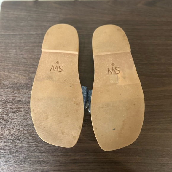 Stuart Weitzman Goldie Faux Pearl Embellished Slides, size 8B. - Picture 8 of 8